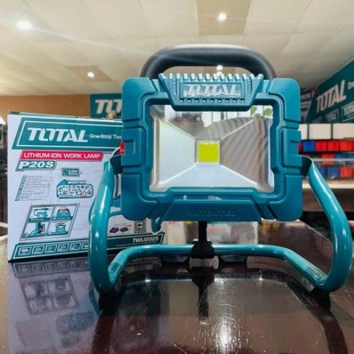 TWLI20258 كشاف ليد 20 فولت  1800  مع بطارية وشاحن من توتال 